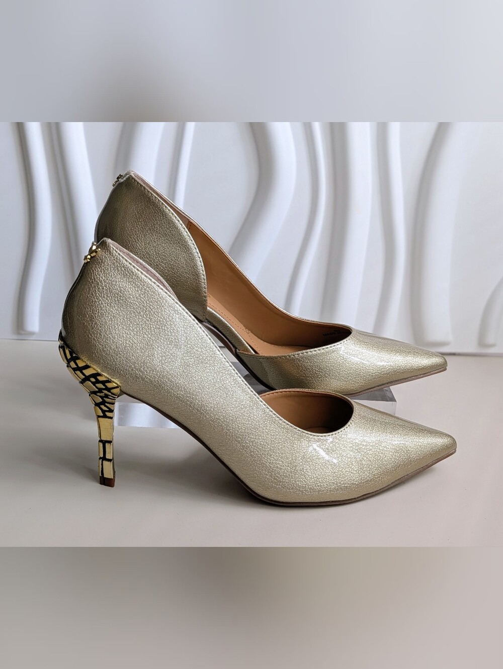 J.Reneé Jeanine Metallic Taupe Gold D'Orsay Heels NIB Size 8M